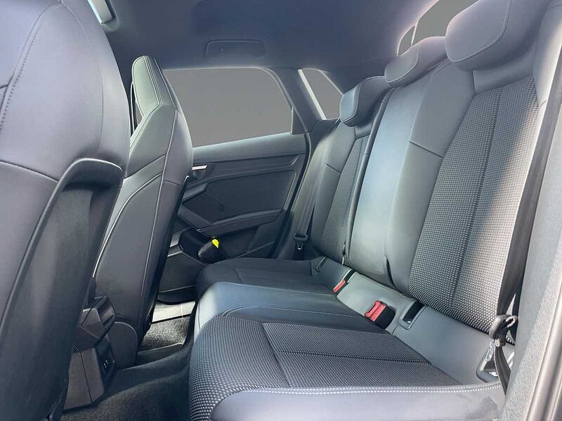 Audi A3 Sportback 35 2.0 TDI S-Line Pano LED Navi PDC
