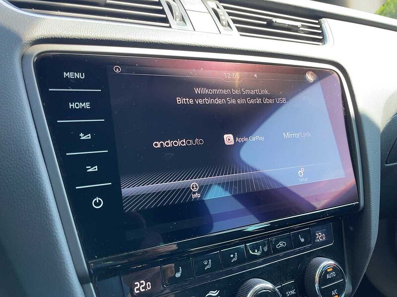 SKODA Octavia Combi 2.0 TDI Style PDC Leder CarPlay