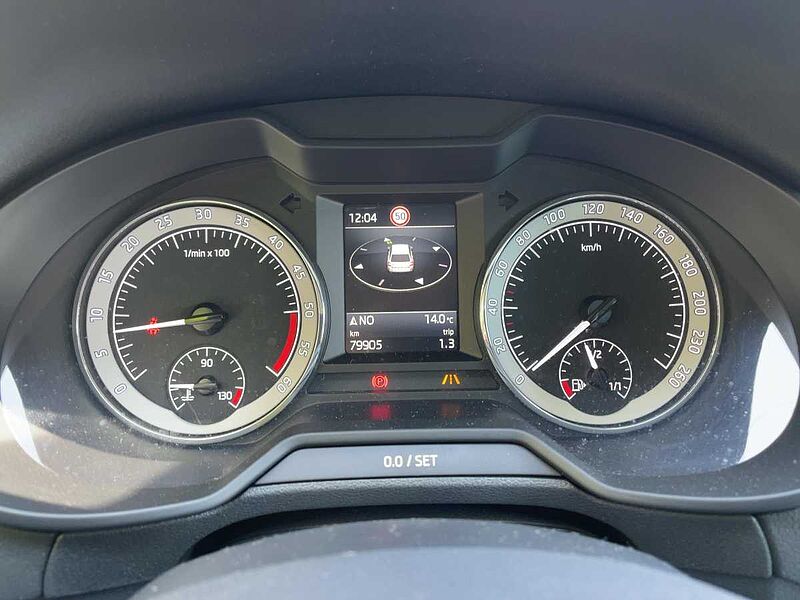 SKODA Octavia Combi 2.0 TDI Style PDC Leder CarPlay