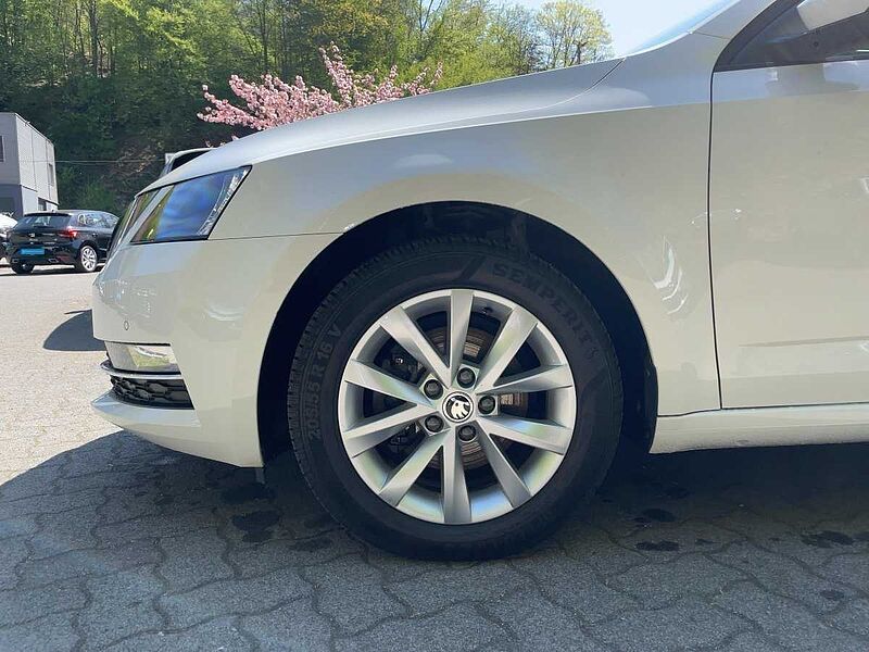 SKODA Octavia Combi 2.0 TDI Style PDC Leder CarPlay